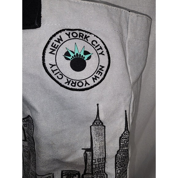 Disney NYC Tote Bag Mickey Mouse Statue of Liberty‎ Skyline - Picture 2 of 7